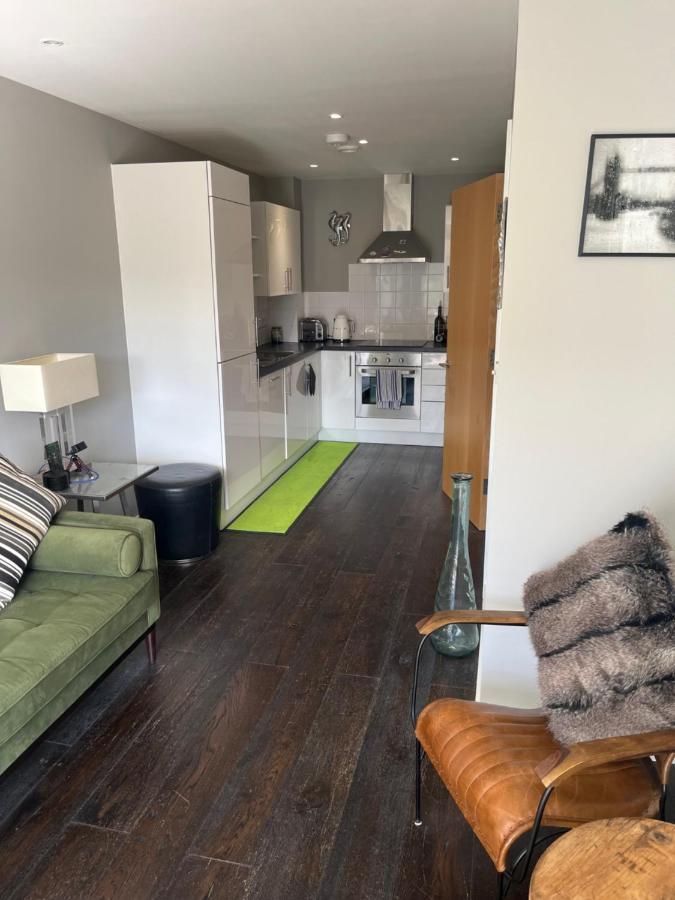 Lovely Retreat In The Heart Of Clapham Apartment
