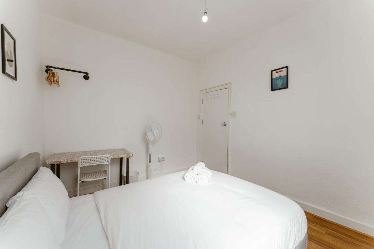 Leyton Comfy Double -50 Guest house *