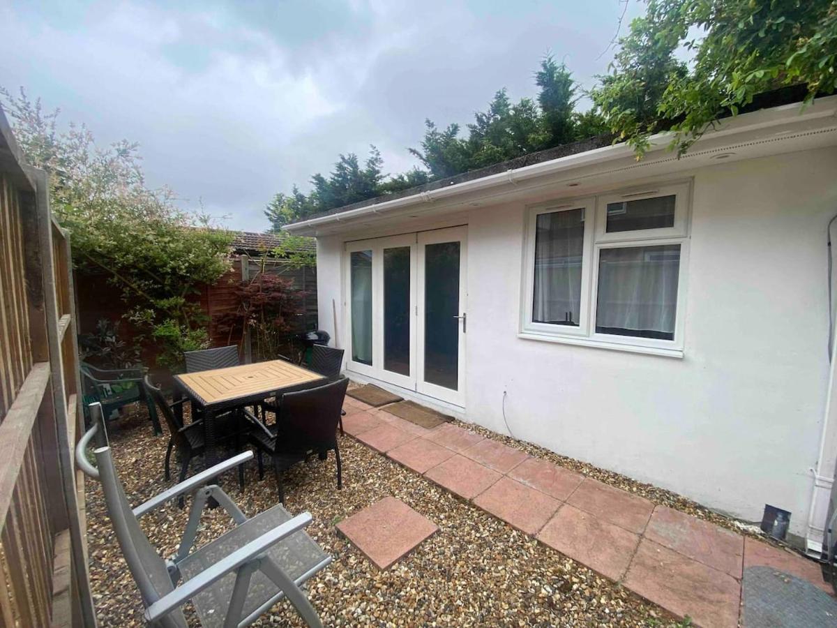 Apartment Studio With Own Garden *