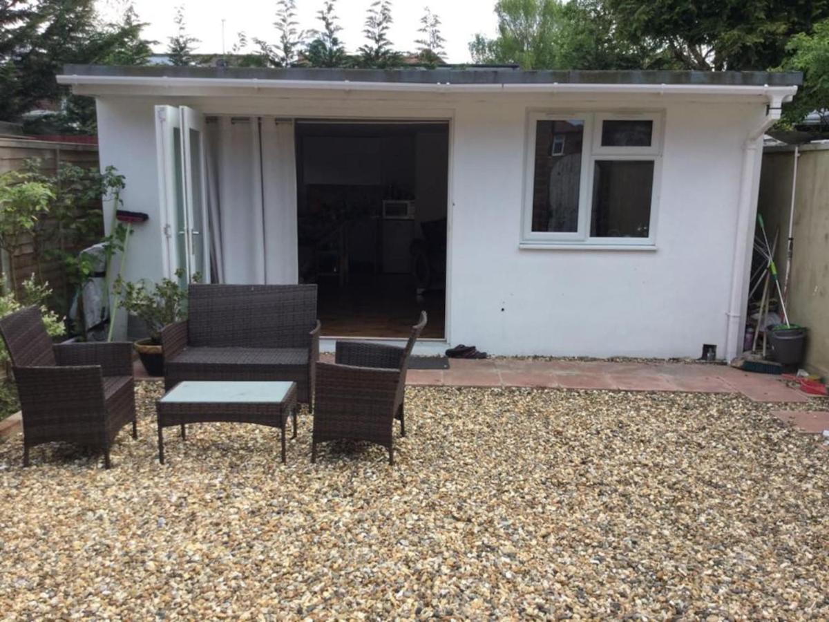 Apartment Studio With Own Garden