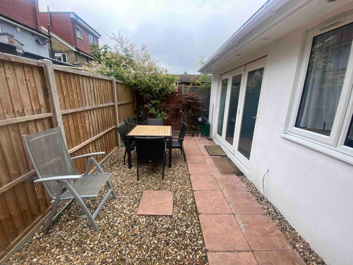 Studio With Own Garden Apartment *