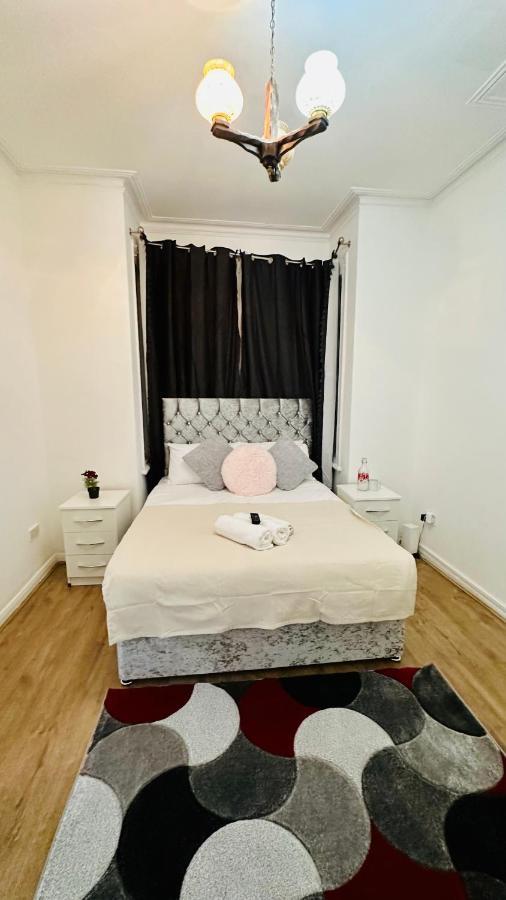 Victorian Woods Bed & Breakfast London