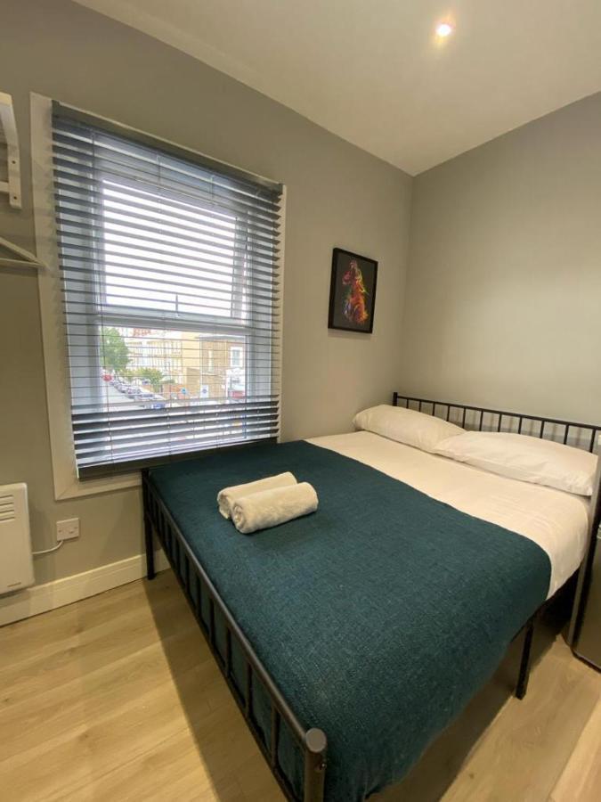Holloway Suites - Next To Emirates Stadium - Private Bathroom - Shared Kitchen
