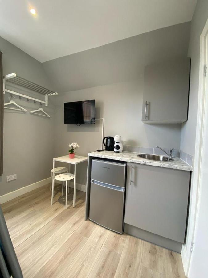 Holloway Suites - Next To Emirates Stadium - Private Bathroom - Shared Kitchen *