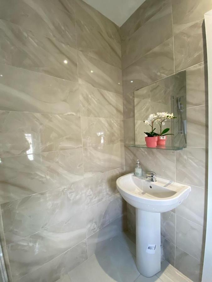 Apartment Holloway Suites - Next To Emirates Stadium - Private Bathroom - Shared Kitchen *
