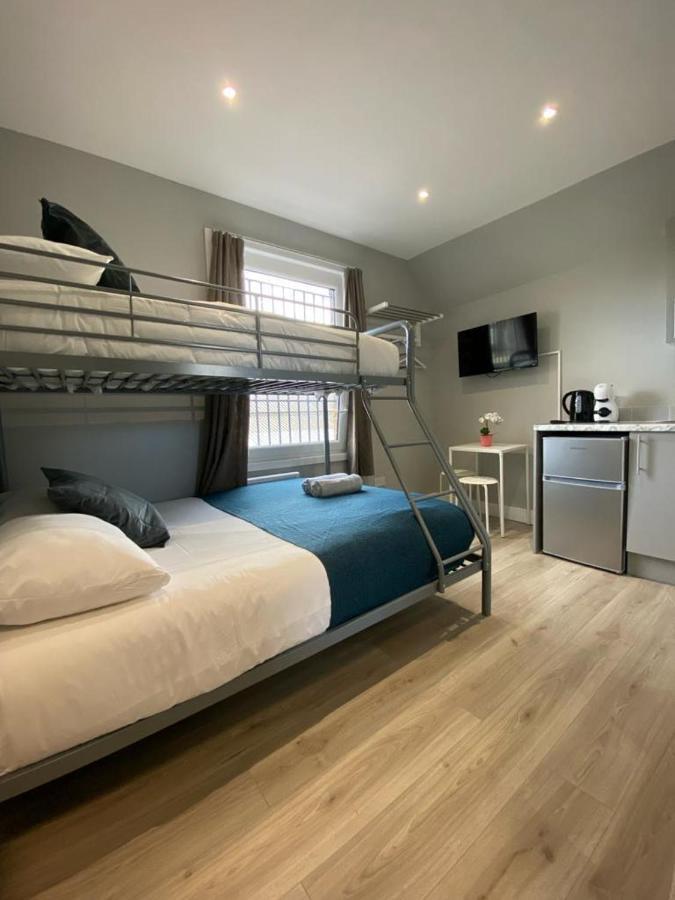 Holloway Suites - Next To Emirates Stadium - Private Bathroom - Shared Kitchen Apartment *