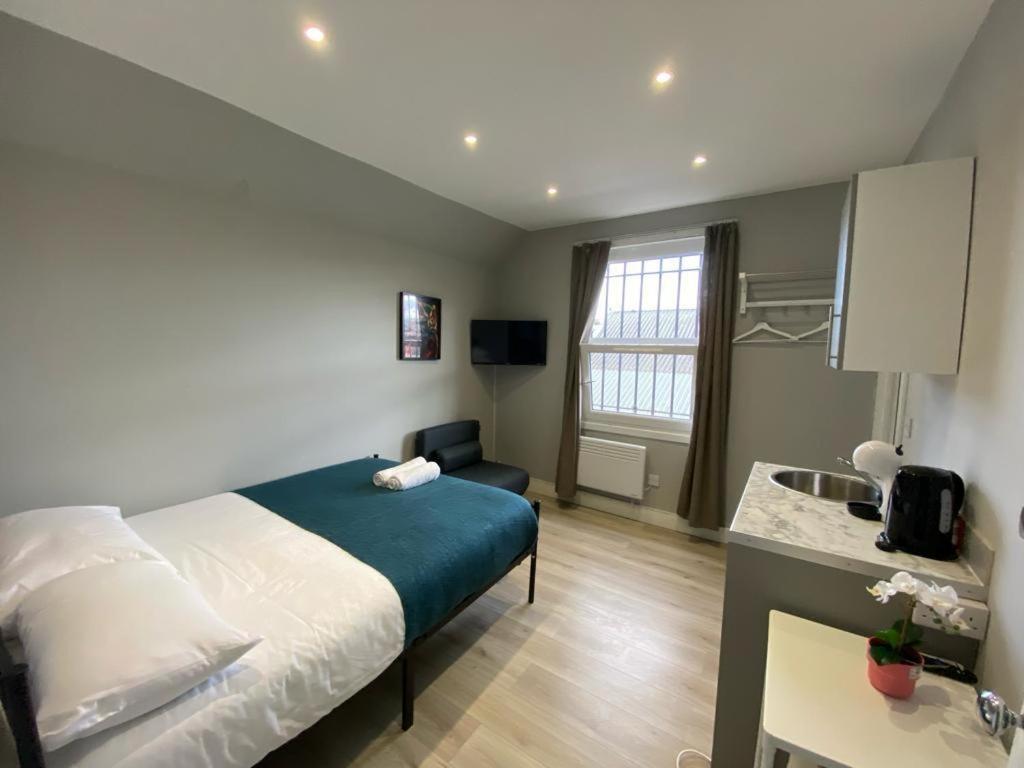 Apartment Holloway Suites - Next To Emirates Stadium - Private Bathroom - Shared Kitchen *