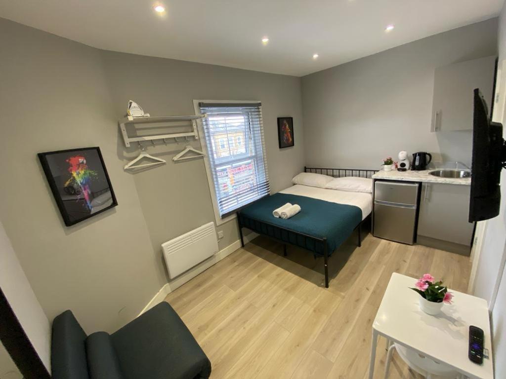 Apartment Holloway Suites - Next To Emirates Stadium - Private Bathroom - Shared Kitchen London