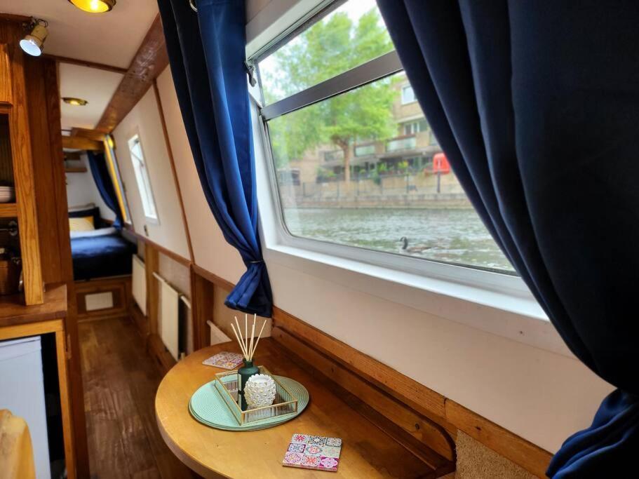 Cosy Canal Boat In Little Venice For Family & Friends * London