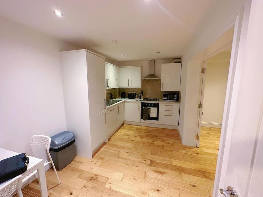 1 Bed Flat Near Apartment London