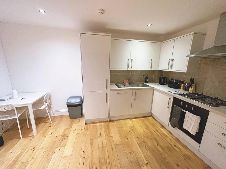 Apartment 1 Bed Flat Near London
