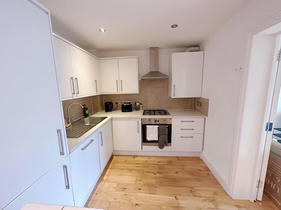 1 Bed Flat Near Apartment London