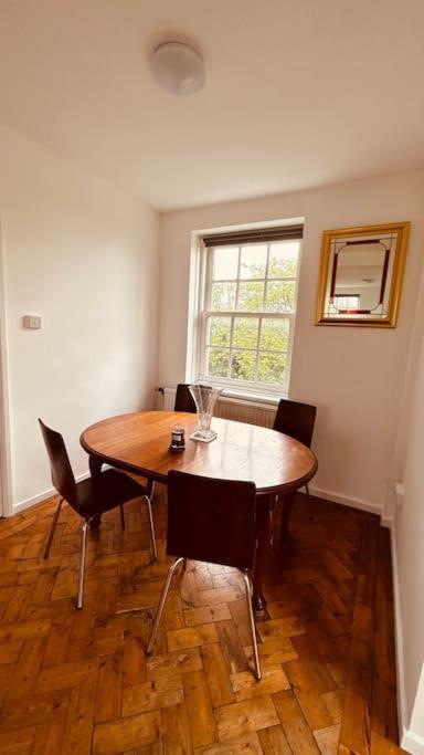 Apartment Traditional 3 Bed Flat In Highgate London