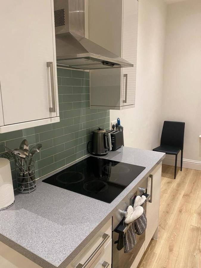 Apartment Stunning 1-bed -sleeps 2 & Links London