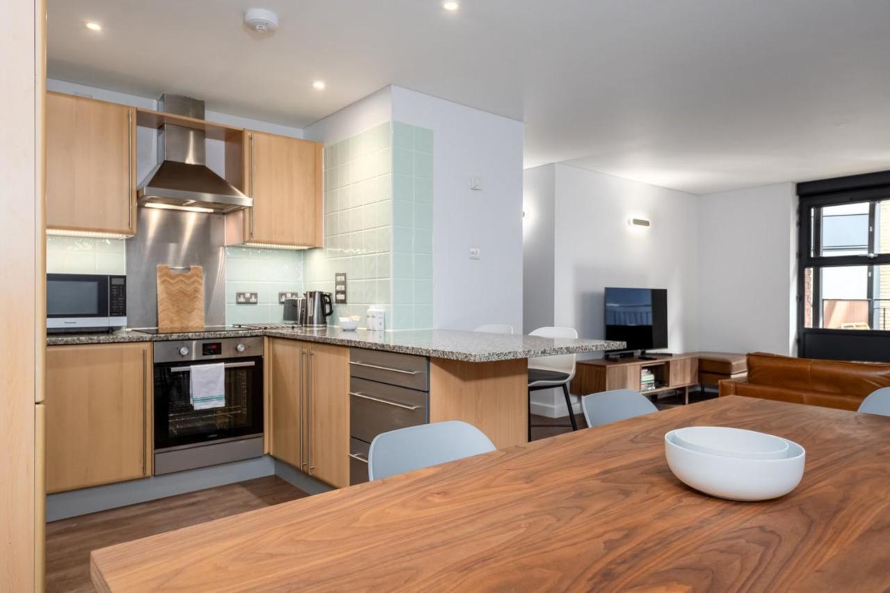 Apartment Modern & Spacious 2 Bedroom In *