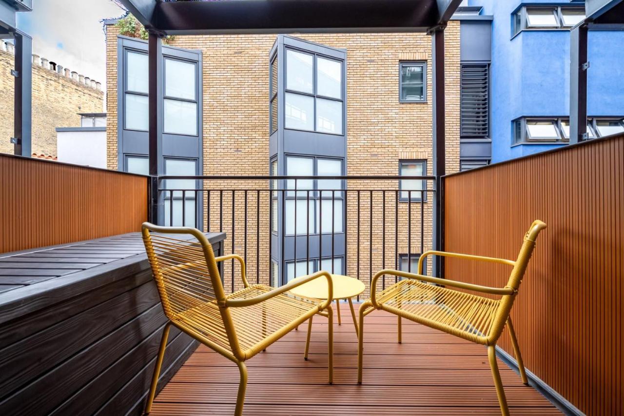 Modern & Spacious 2 Bedroom In Apartment *