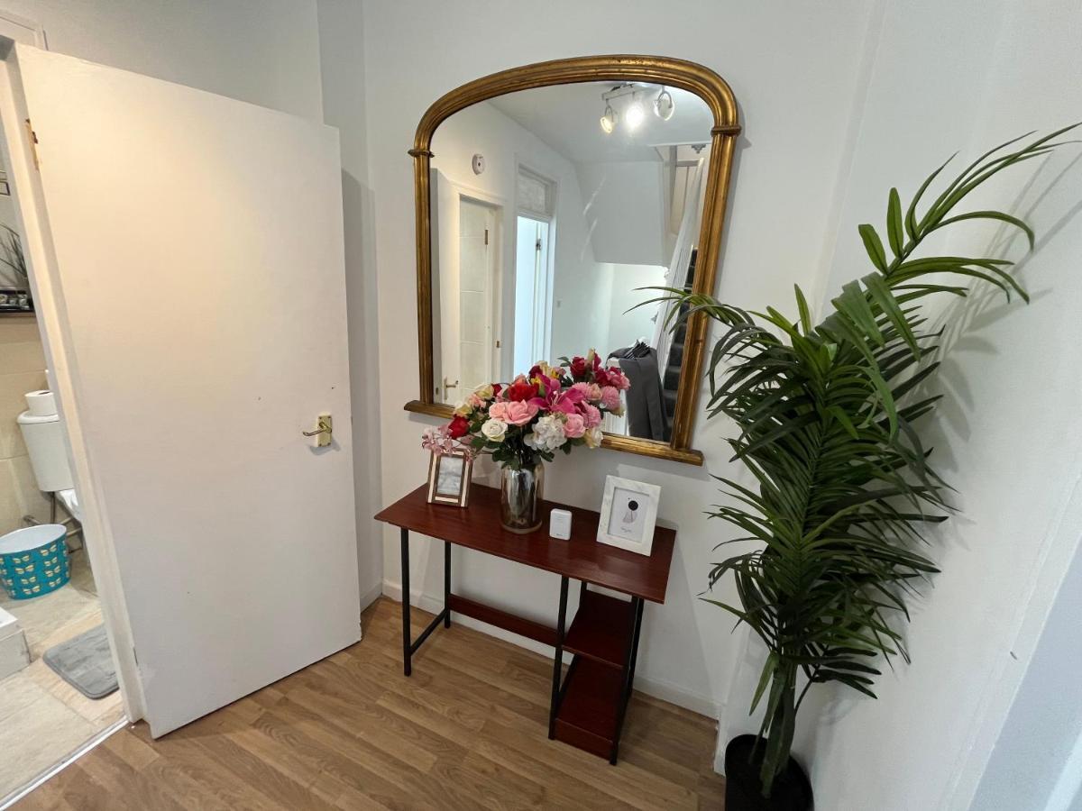 Apartment Urluxury 4 Bedroom 5-baths House In Marble Arch,