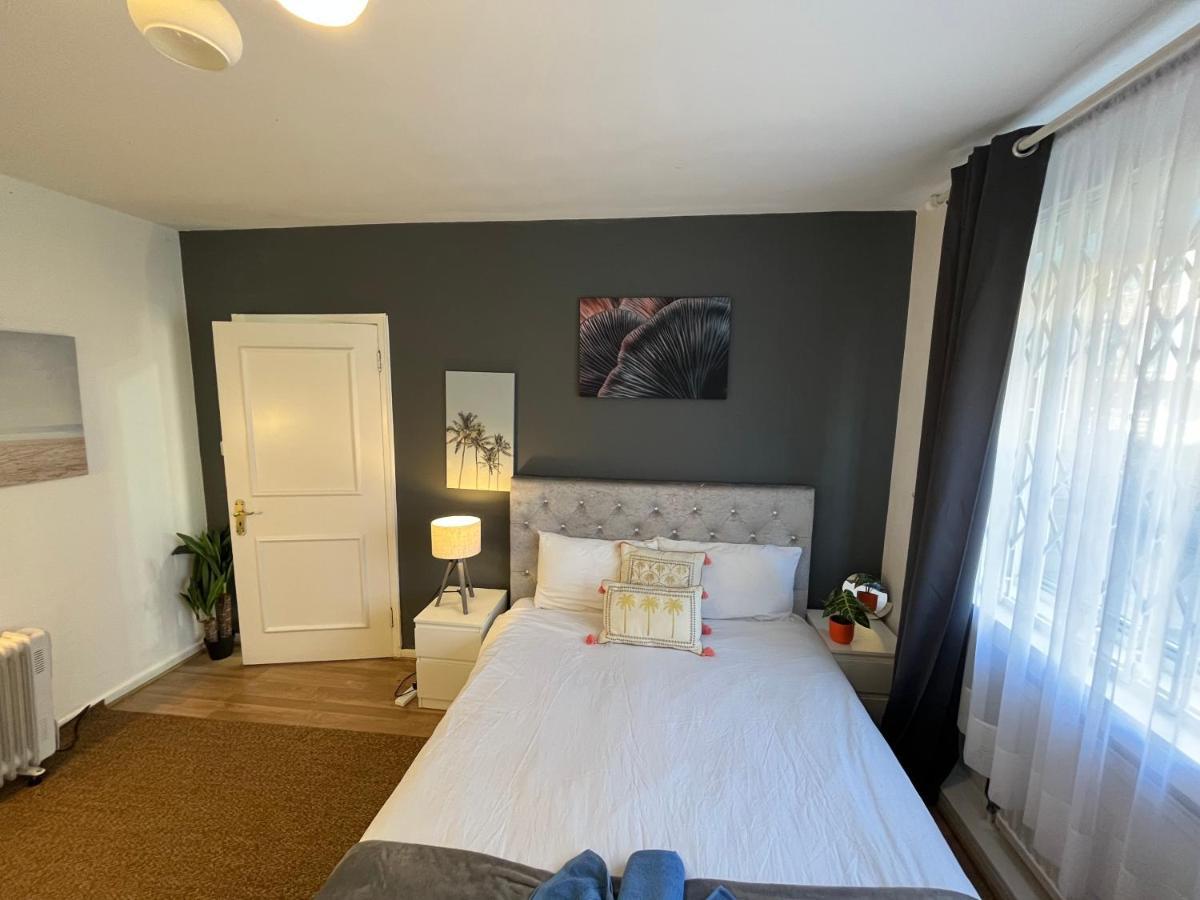 Apartment Urluxury 4 Bedroom 5-baths House In Marble Arch,