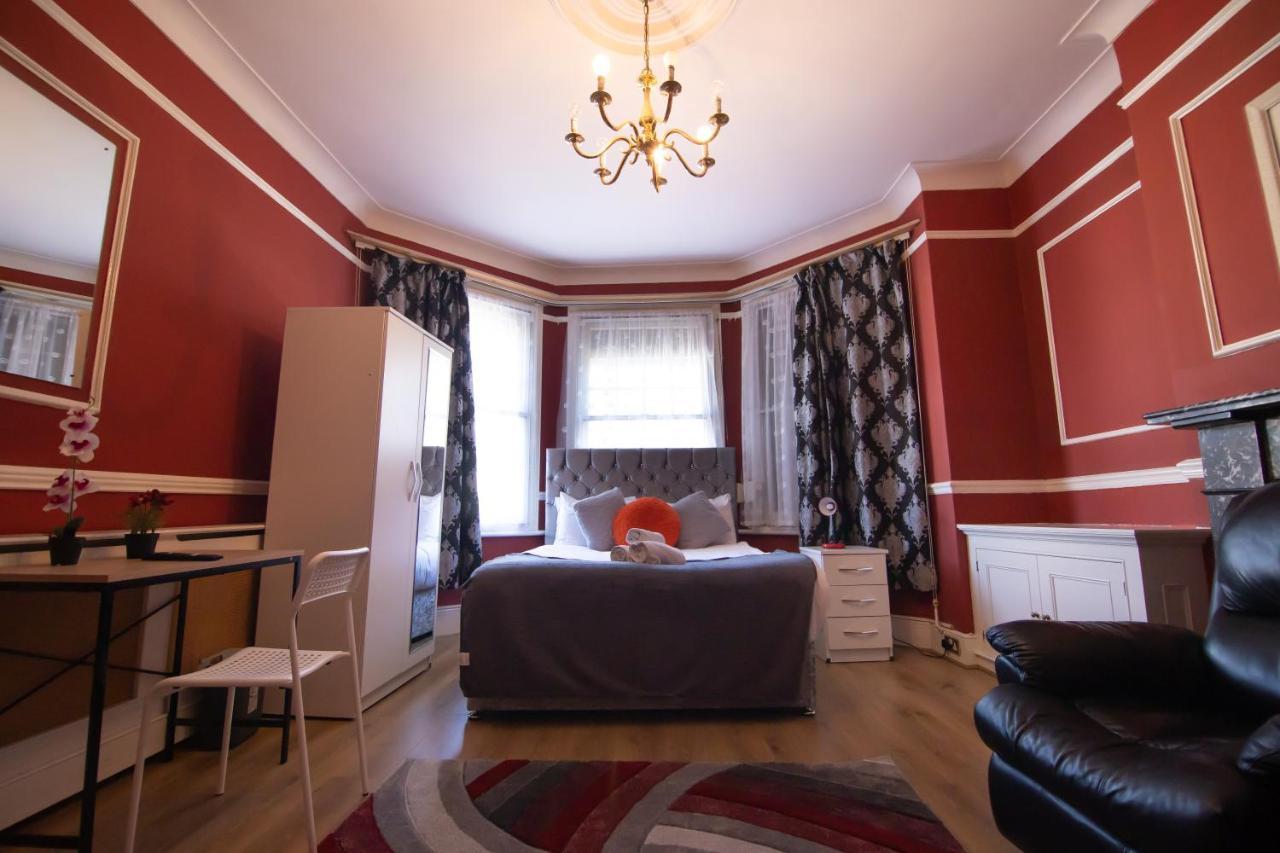 Bed & Breakfast Victorian Woods London