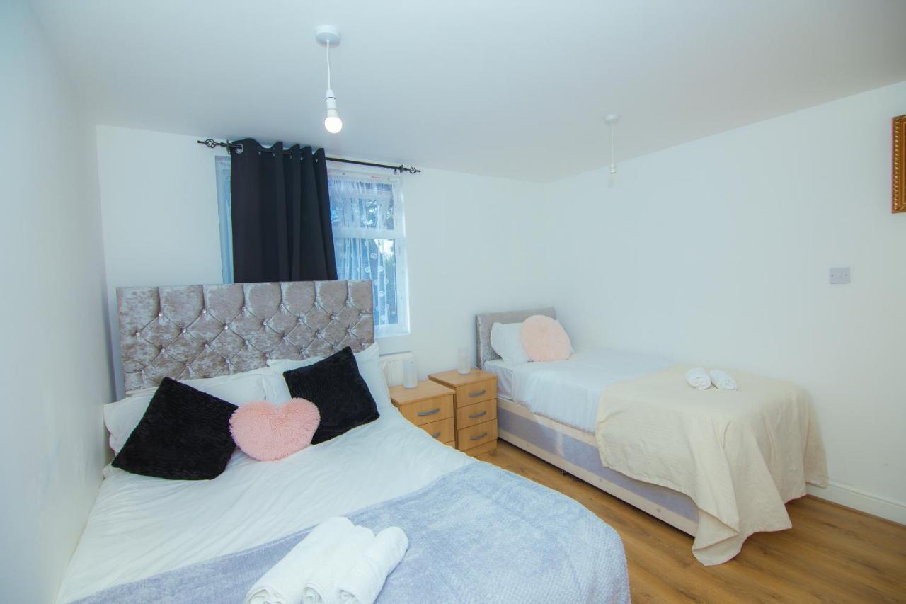 Victorian Woods Bed & Breakfast London