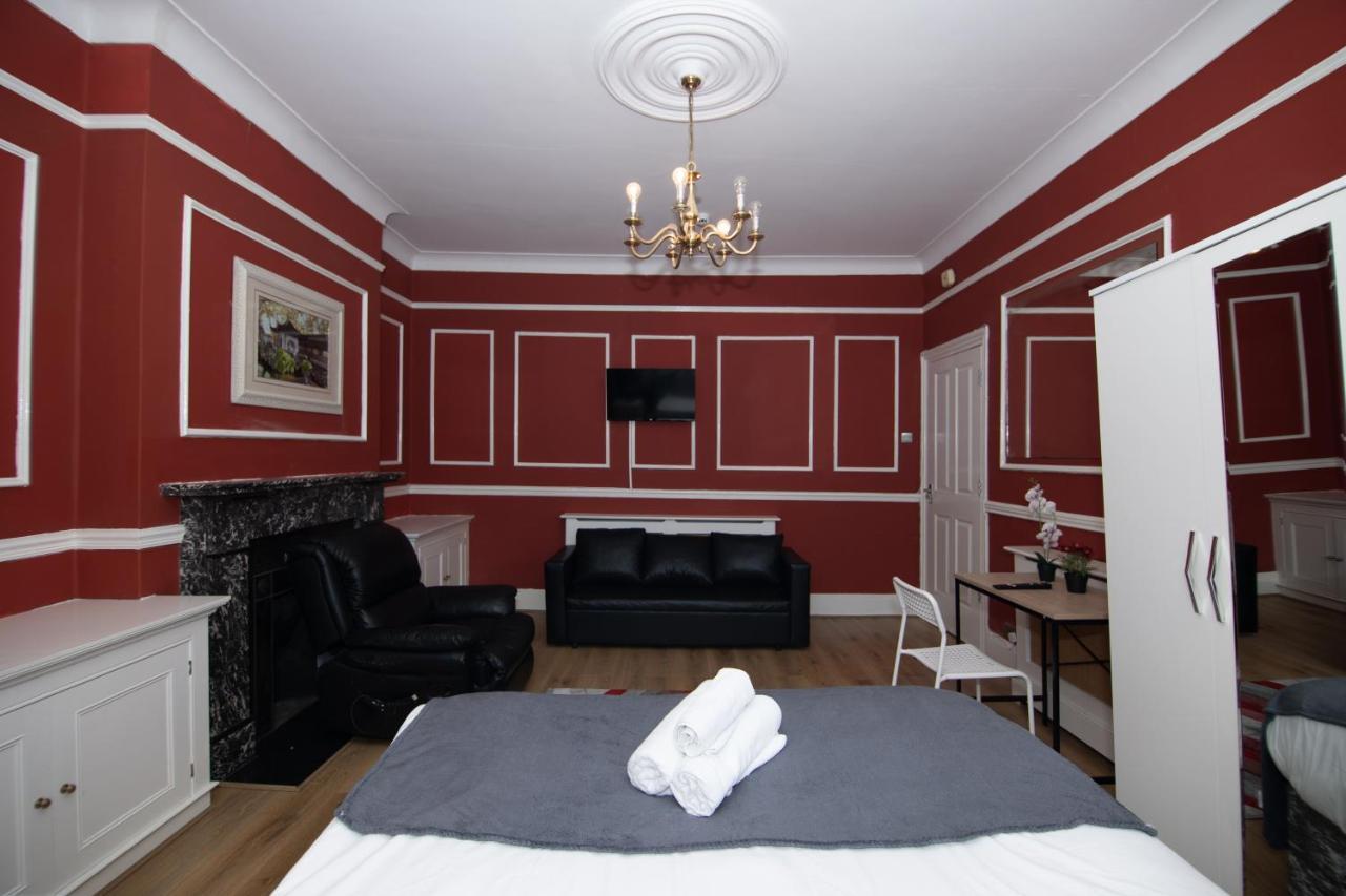 Victorian Woods Bed & Breakfast London
