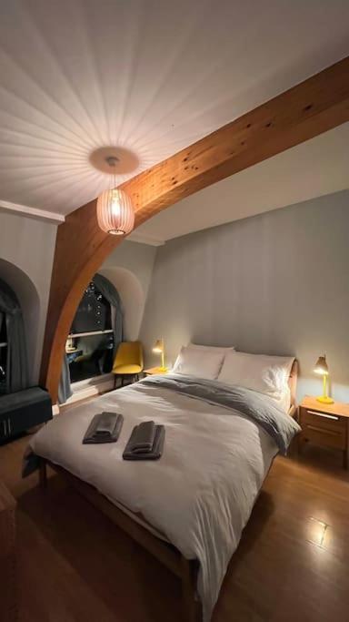 Apartment Peaceful Bright City Hide Away With Parking *