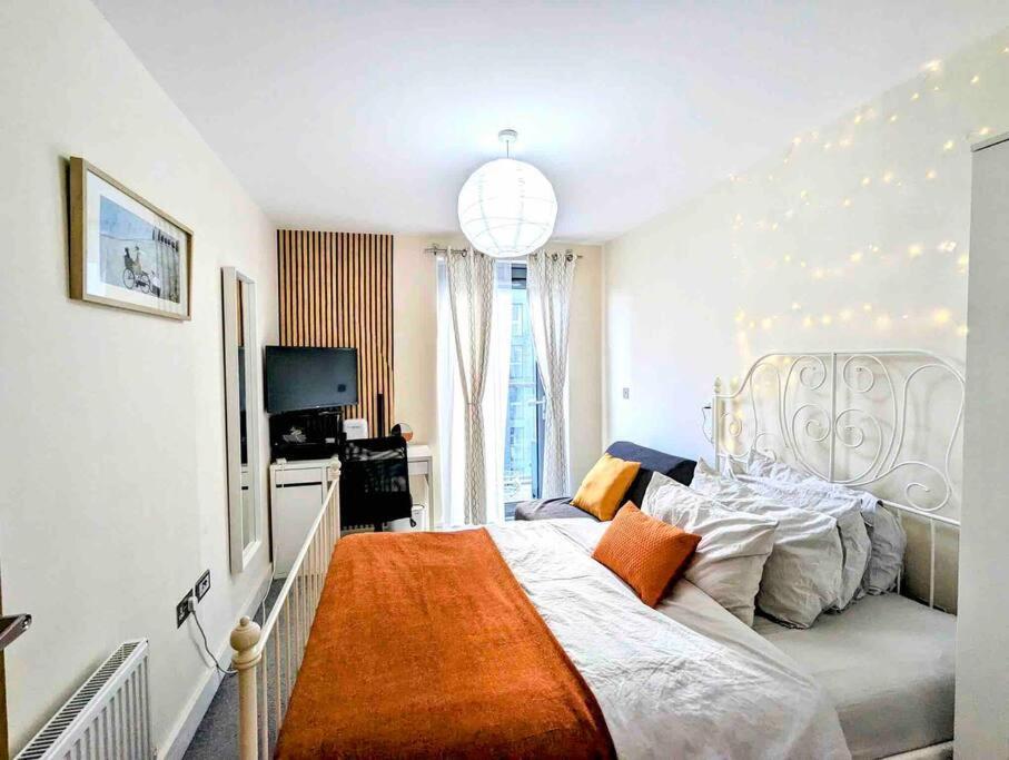 Canal Homestay London
