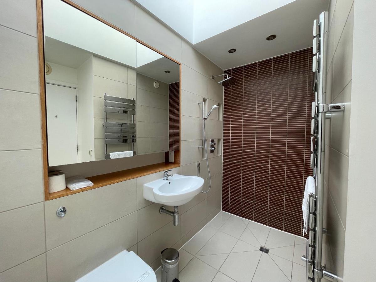 Luxurious Two Bedroom Penthouse *