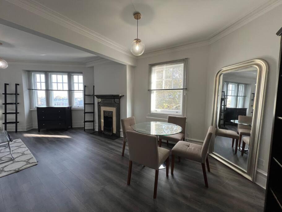 Apartment Star Warwick Mansions 3-bed Haven London