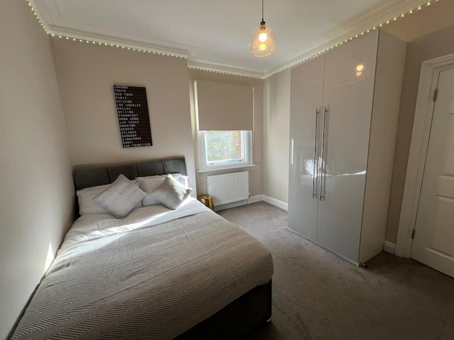Star Warwick Mansions 3-bed Haven Apartment London