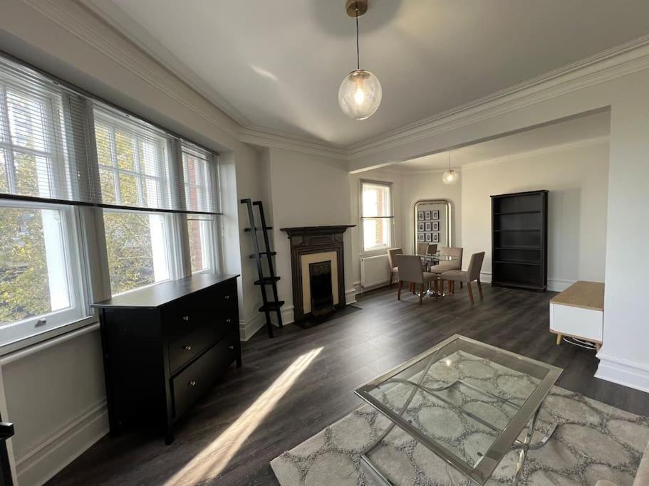 Star Warwick Mansions 3-bed Haven London