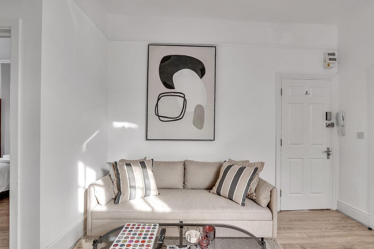 The Abingdon Apartment *
