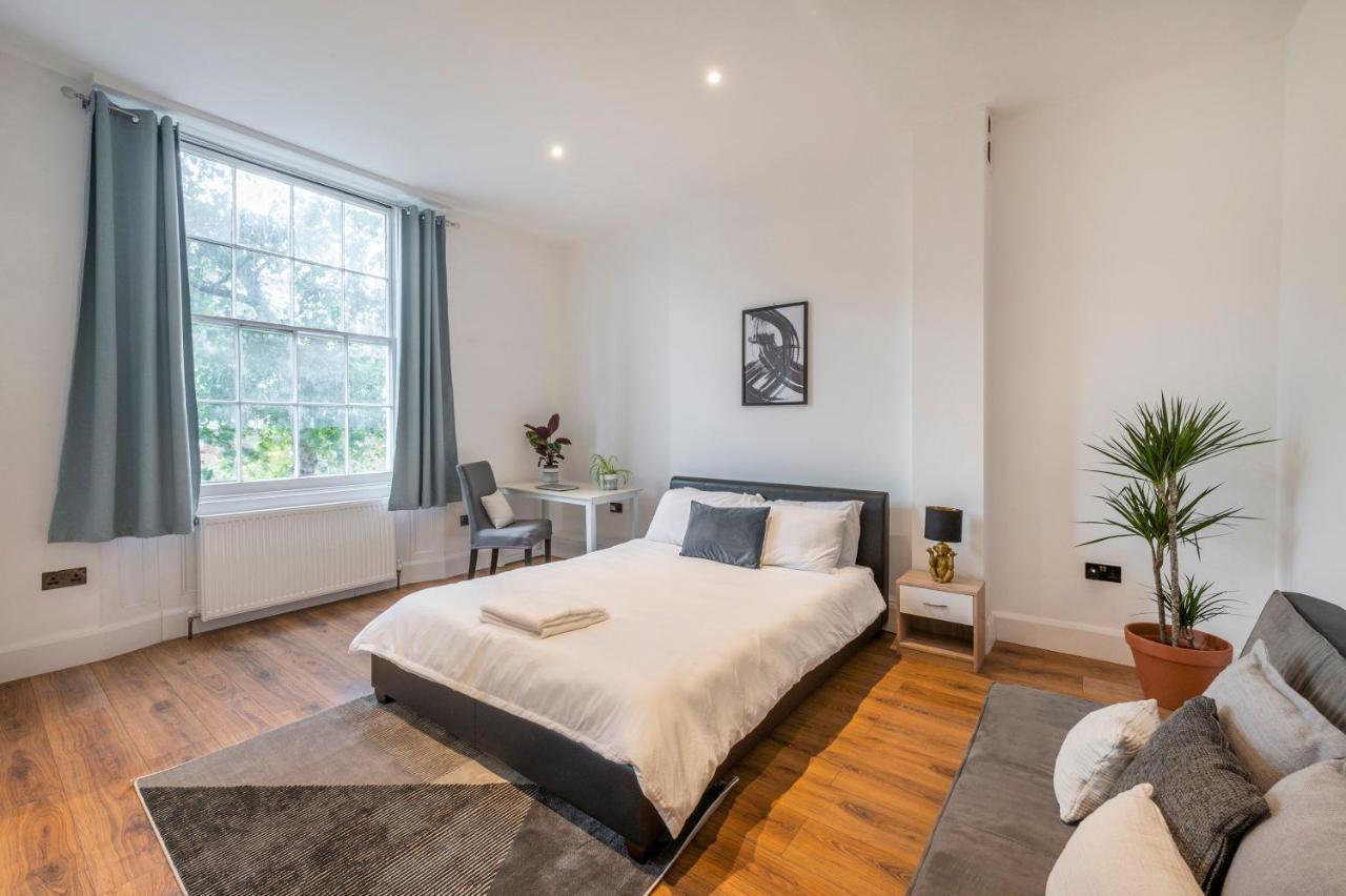 Spacious Two Bedroom In Camden Apartment *
