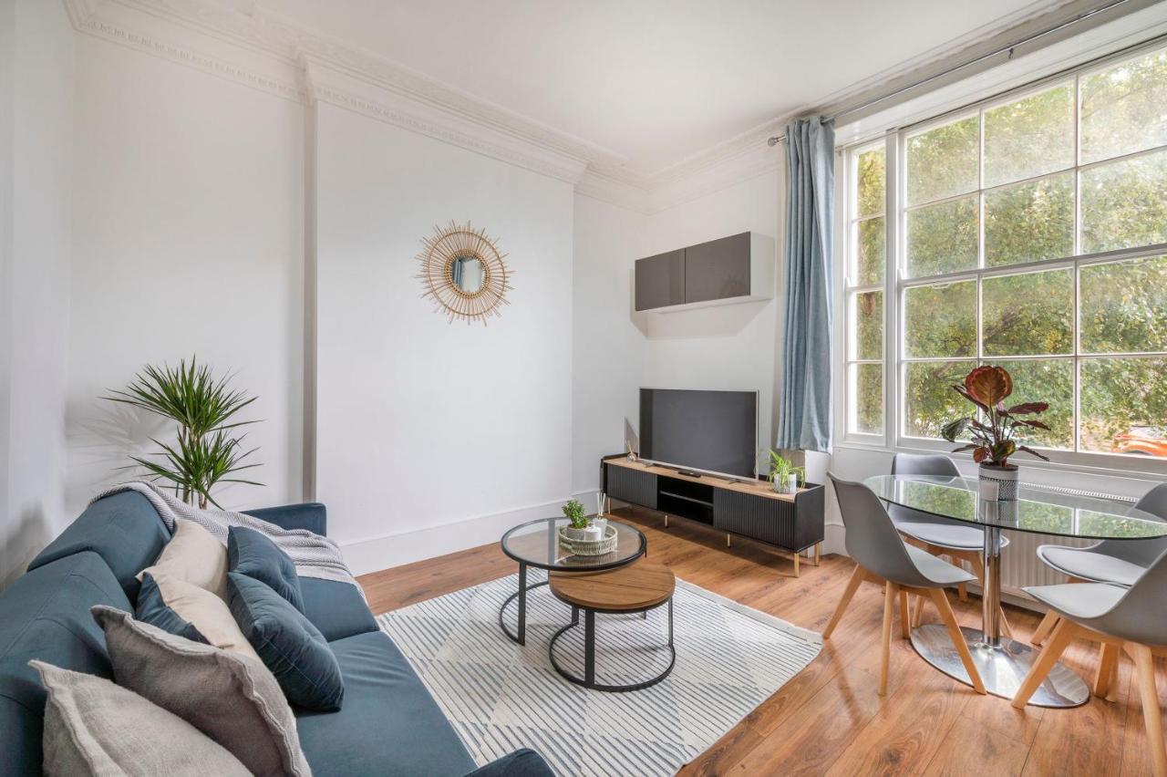 Spacious Two Bedroom In Camden Apartment