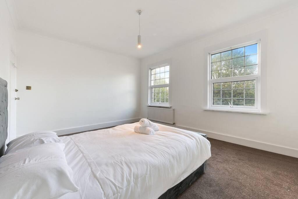 Holiday home Cosy 3 Bed In Colliers Wood