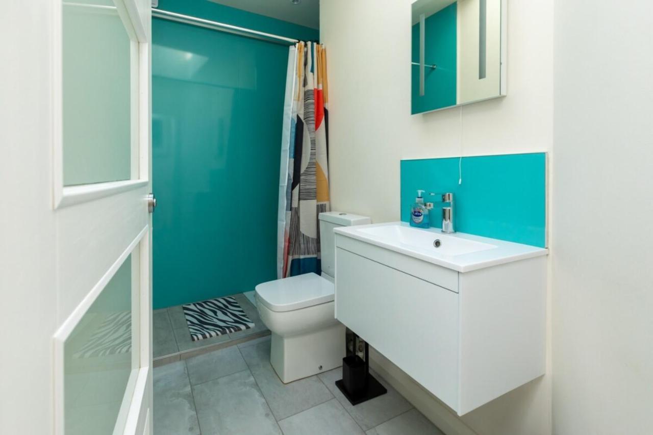 Bright & Contemporary 1bedroom Annexe - Herne Hill! *