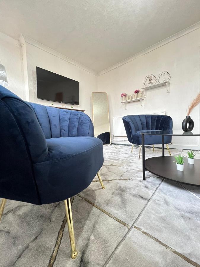 Apartamento Entire 3 Bedroom Luxury In With Private Balcony Londres