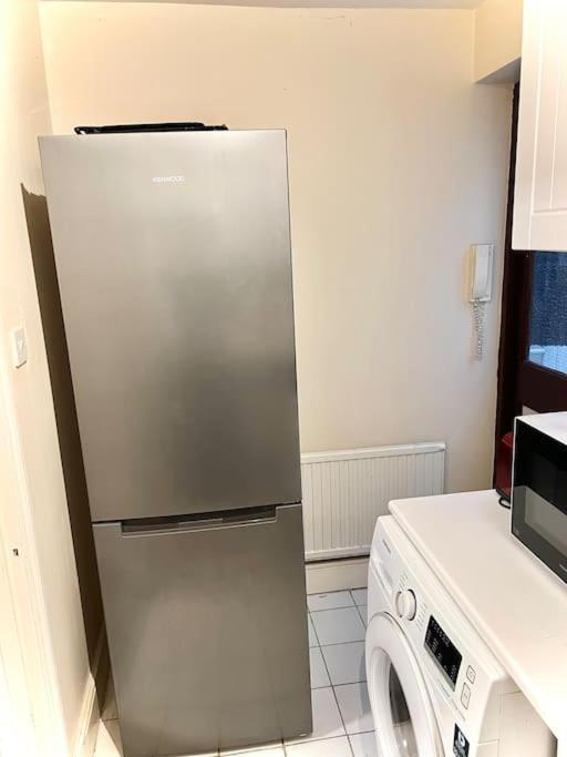 Cosy 2 Bedroom Detached House In * Londres