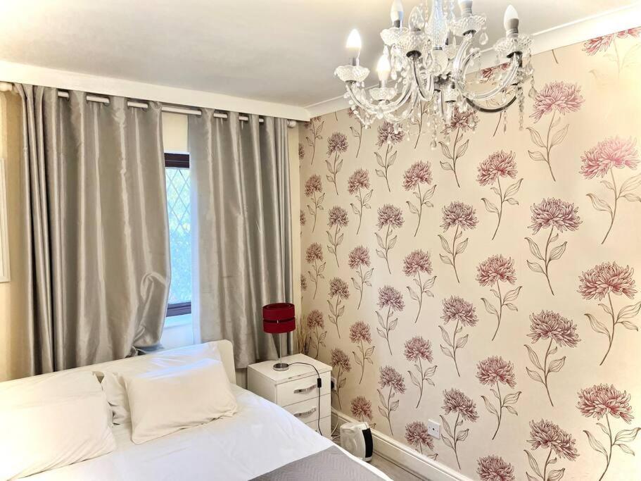 Cosy 2 Bedroom Detached House In Apartamento *