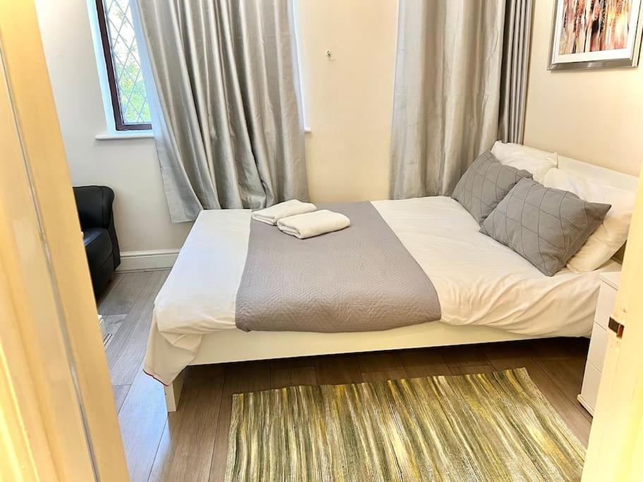 Apartamento Cosy 2 Bedroom Detached House In *