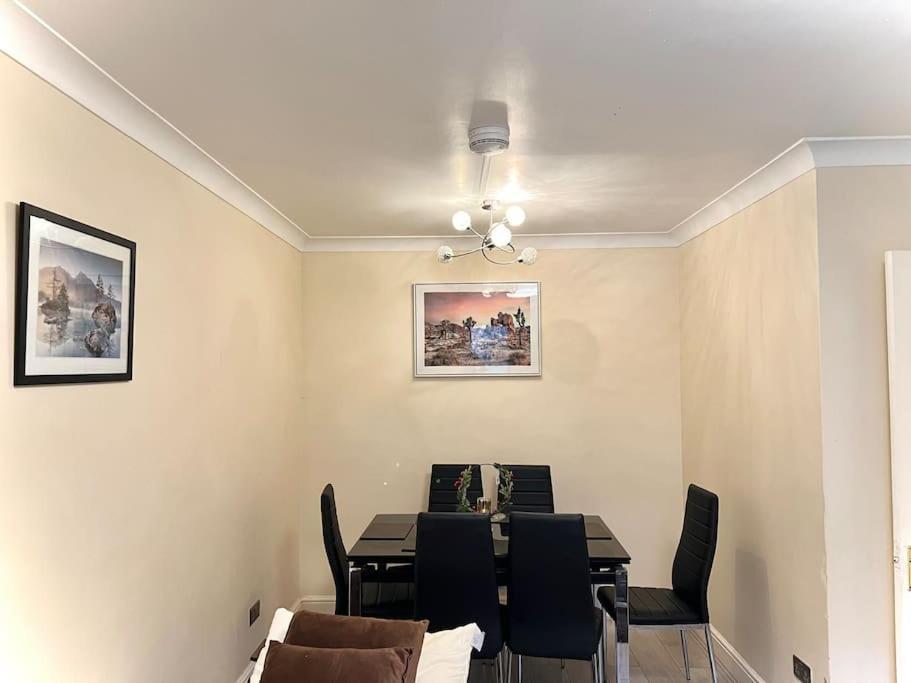 Apartamento Cosy 2 Bedroom Detached House In *
