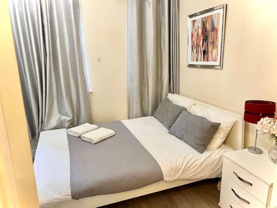 Cosy 2 Bedroom Detached House In Apartamento *