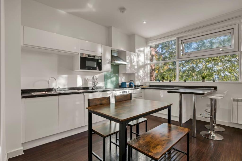 Cosy & Modern Studio London