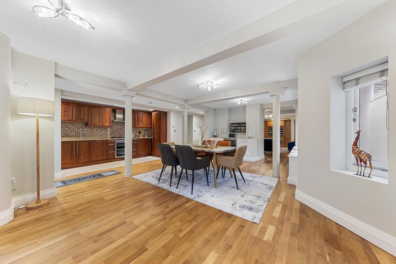 Ultra Massive House By Hyde Park Apartment London