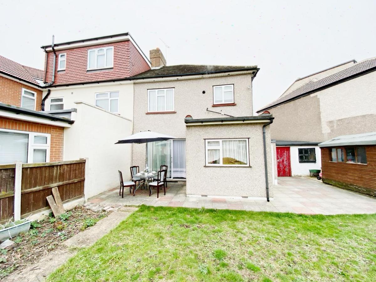 Holiday home Barking House Sleeps 11 - Parking - Train Tube - Airport *