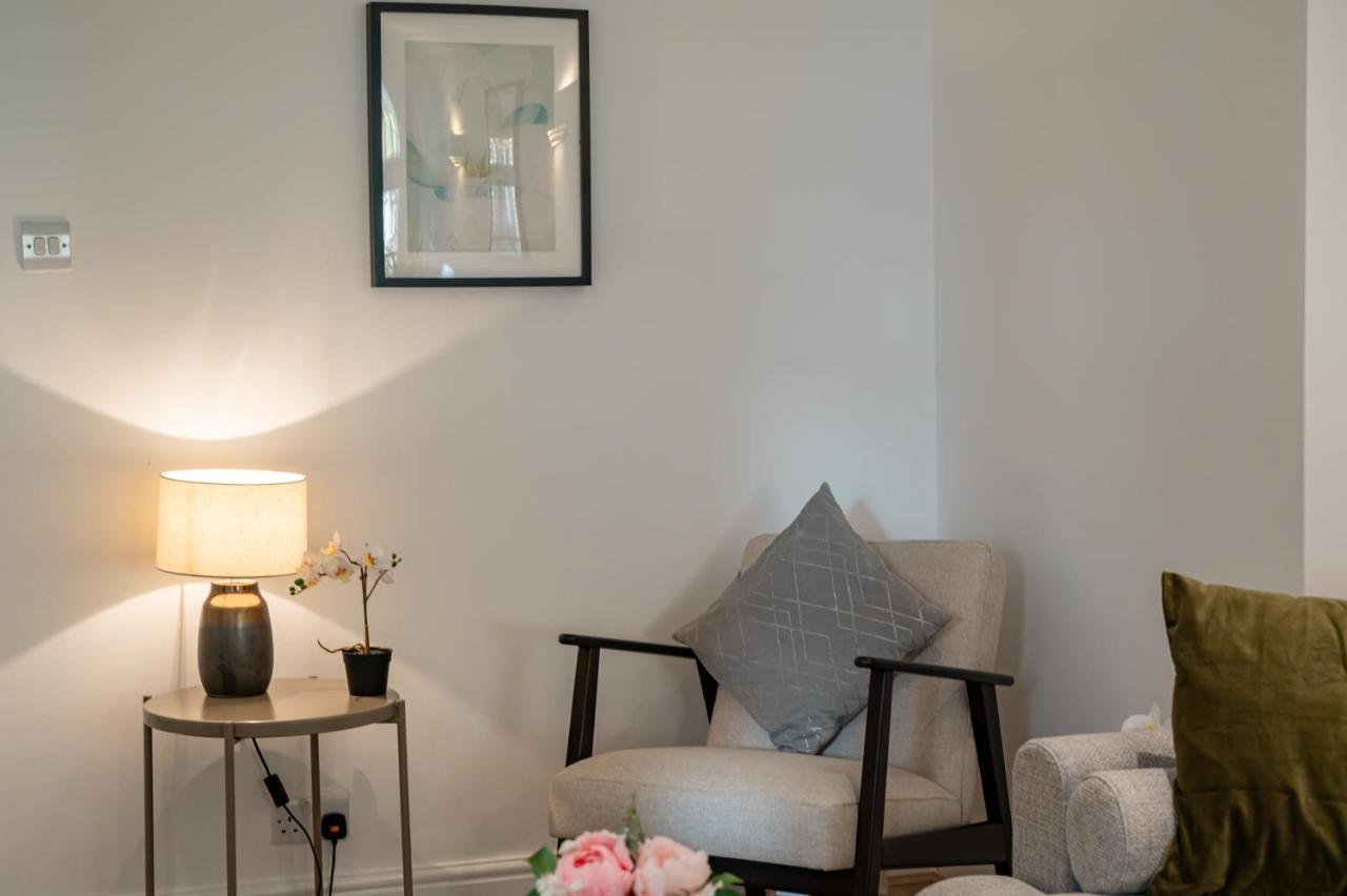 4 Bedrooms Peaceful Abbey Rd - St Johns Wood Apartment *
