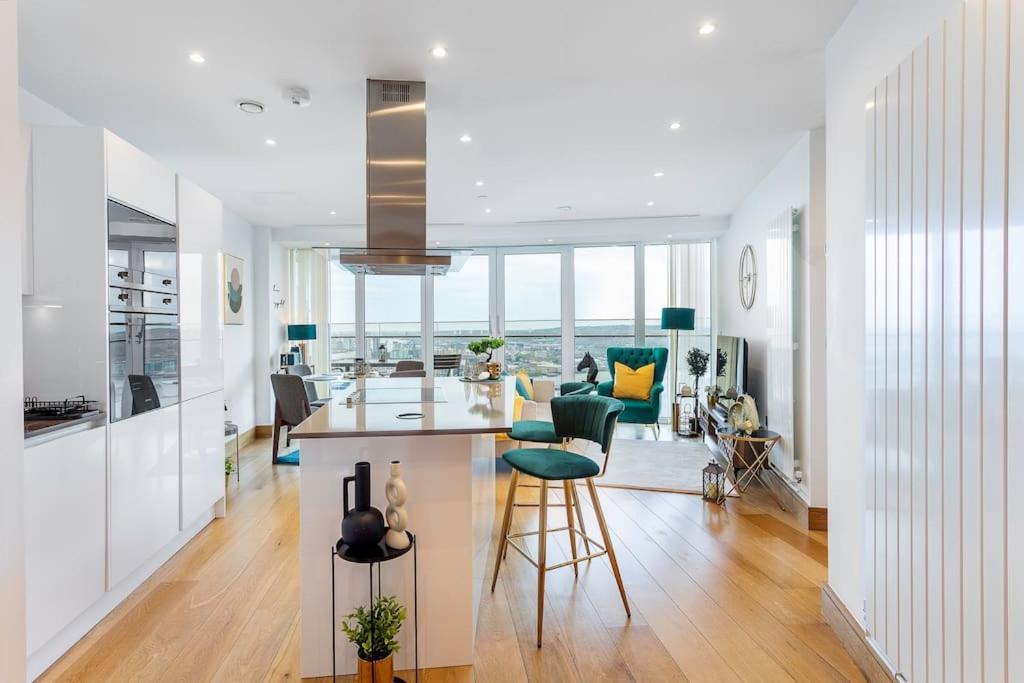 Apartment Panoramic Balcony Luxury London