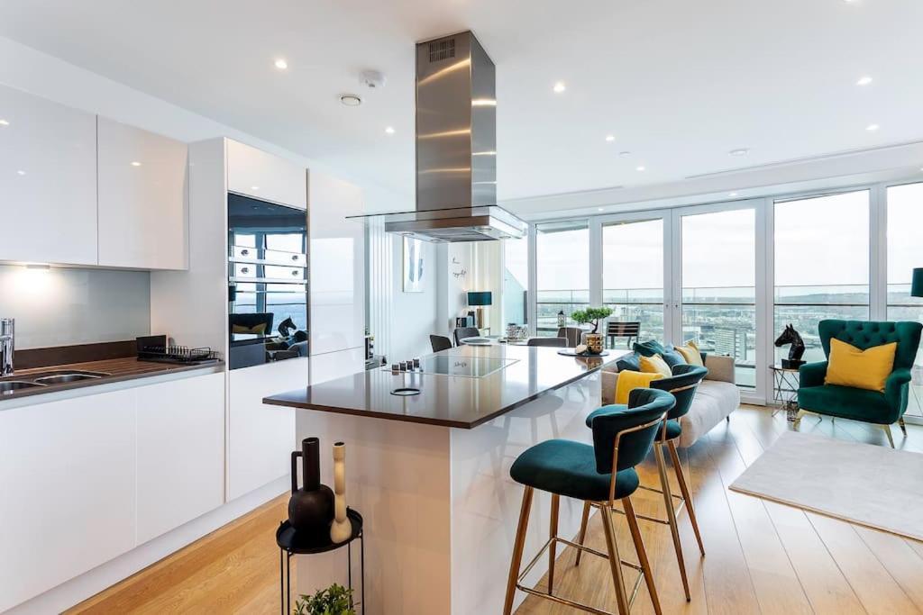 Apartment Panoramic Balcony Luxury London
