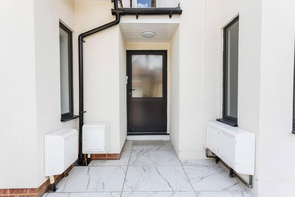 Apartment Modern 5 Occupancy Flat Free Parking & Views