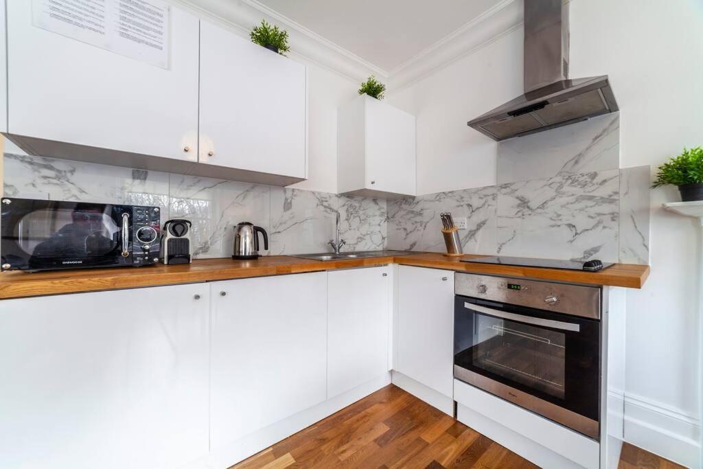 Brand New Self-contained 1 Bdr In Paddington Apartment